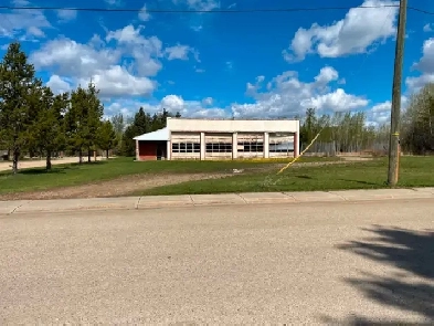 Acreage 3.5 acres with older mobile home and 4 bay truck shop Image# 6