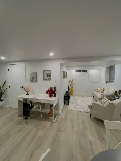 ✨Fully Furnished with Parking, 1-Bedroom   Den Lower Level Apart Image# 1