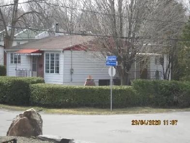 MAISONS a Vendre avec de très grand terrain dans un quartier tra Image# 3