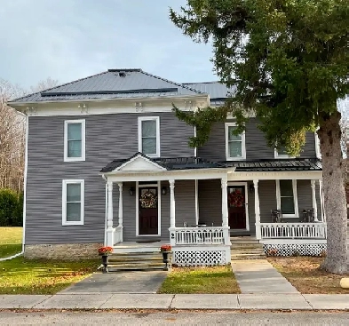 2 John St, Delta – Century Home with Modern Upgrades! Image# 7