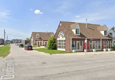 Commercial space Available - Newly Renovated ! Image# 3