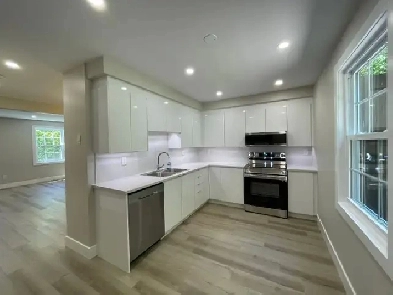 Newly Renovated 3-Bedroom Semi-Detached Home Image# 17