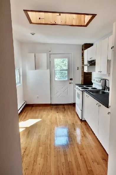 31/2 MONTREAL DOWNTOWN/1370$ - JULY 1 / CALL : ( 438) 873 - 8708 Image# 1