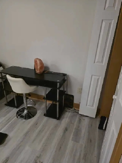 room for rent - male roomate Image# 1