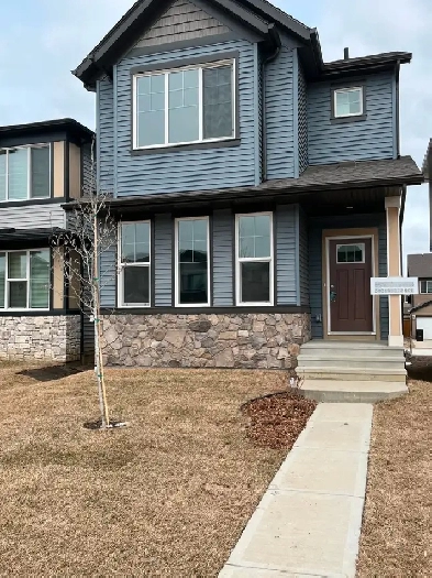3 Bedroom Upstairs Suite Located in Chappelle Image# 5