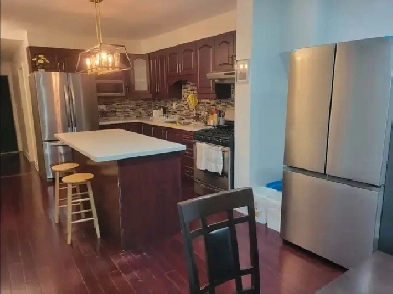 downtown private rooms for rent starting august 1 Image# 14