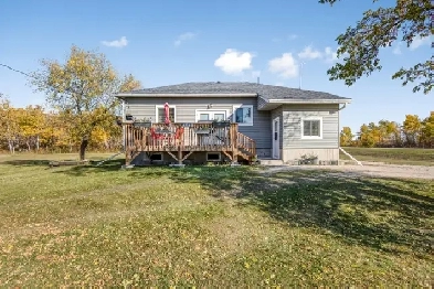 Beautiful Country Oasis w/ Private Guest House Sitting on 2.5acr Image# 1