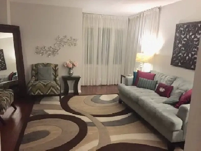 Beautiful, Executive Townhouse in Erin Mills Image# 8