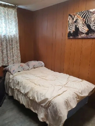 Immediate bright furnished room rent in Etobicoke, Toronto Image# 2