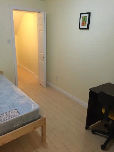 York University Village Rooms For Rent Image# 1