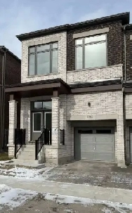Gorgeous Modern 4 Bedroom Townhome in Kleinburg! - $3450 Image# 5