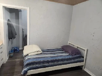 Room for rent near Mohawk college Image# 1