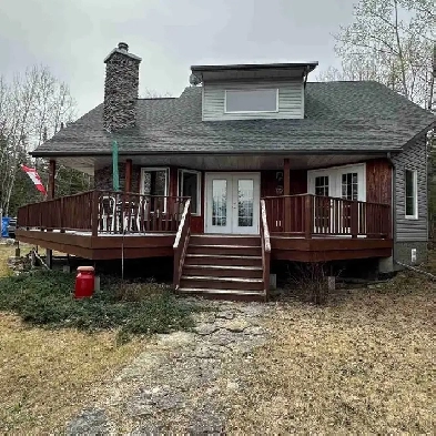 4 Season Home for sale on Hecla Island Image# 4