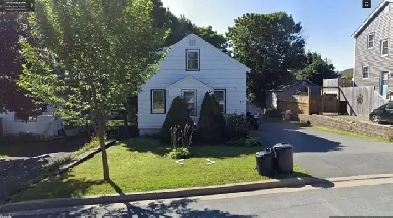 June/July/August 1st 3 Bed 2 Bath 3 Level Home 44 Coronation Ave Image# 6
