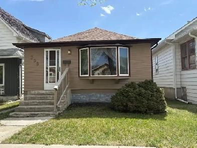 Affordable & Cozy Home with Garage – Great Location in Winnipeg! Image# 9