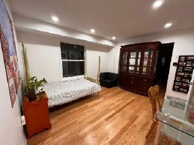 ROOM FOR GIRLS ONLY Image# 1