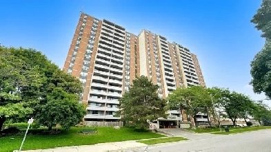 Condo For Sale in Pickering ay 1210 Radom St Image# 3