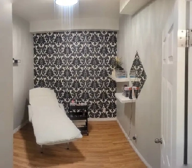 Room Rental in Nail & Beauty Salon Image# 2