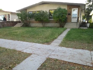 Half Duplex With Unfinished Basement, Single Vehicle Garage. Image# 2