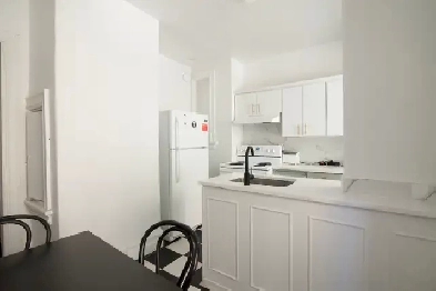Furnished 4 bedroom. W/ Utilities Included - ID 2418 Image# 12