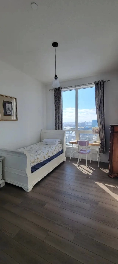 Penthouse Condo Big Bedroom @Sheppard/Pharmacy M1T 0B6 Image# 1