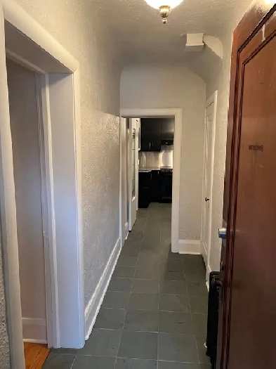 Bathurst/Claxton Ground-Floor Apartment with Private Patio Image# 2