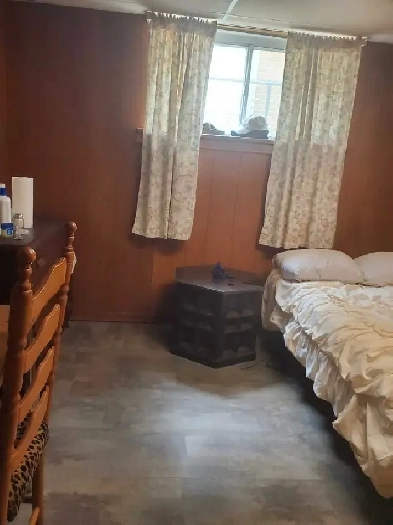 Immediate bright furnished room rent in Etobicoke, Toronto Image# 3