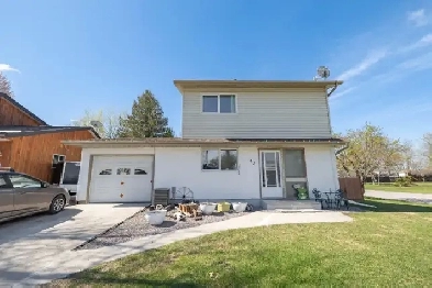 Home for Sale 42 Alexander Ave Pinawa Image# 3
