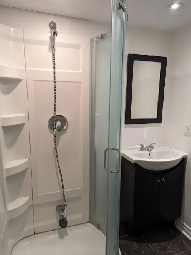 Furnished Room in a duplex for Rent – Côte-des-Neiges (First Flo Image# 2