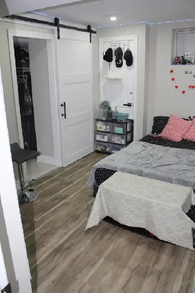 2 Beds 1 Bath Apartment Image# 3