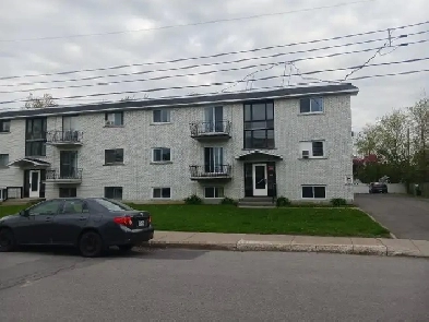 4 1/2 rénové dans un quartier tranquille à St-Hubert Image# 7
