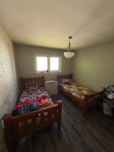 1 space available in sharing bedroom. Image# 1