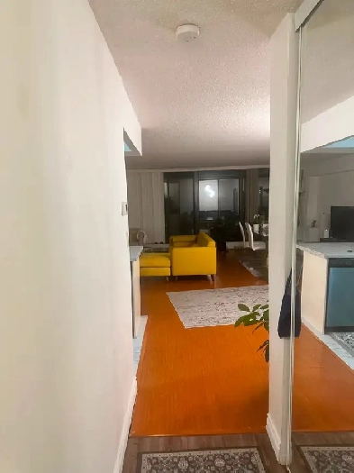 Spacious Lower Penthouse 2 2 den all included available NOW! Image# 7
