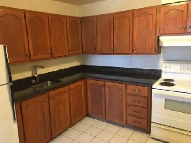 Available Now! Young Street Large 1 Bedroom Apartment Heat HW In Image# 3