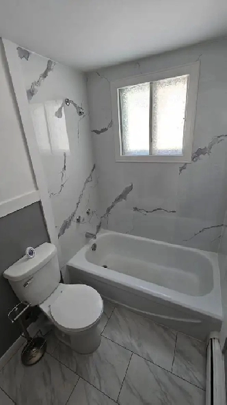 2 Bed / 1 Bath - Walking Distance to Champlain Mall Image# 1