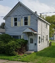 Beautiful 1-bedroom 1-bathroom, 2 units available in a house! Image# 1