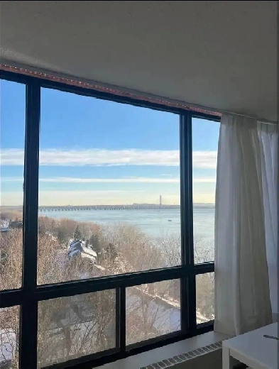 3 1/2 Nuns Island/ View on the city/ Move in now/ dog accepted Image# 2