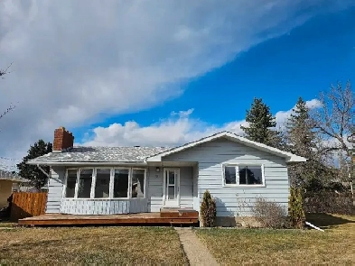 3 BDR 1.5 BATH Spruce Grove Image# 2