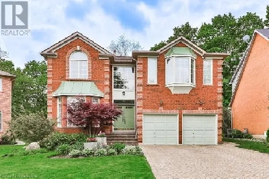 Serene & Spacious - Backed Home in Prestigious Mississauga Image# 1
