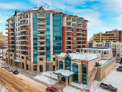 Concrete Executive Building 2 Bed 2 Bath UG Parking South View! Image# 8