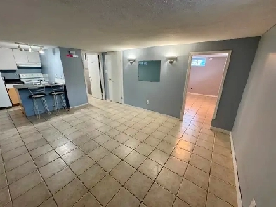 1 Bed - 1 Bath - Separate Entrance - Uofa - Downtown - Whyte Ave Image# 5