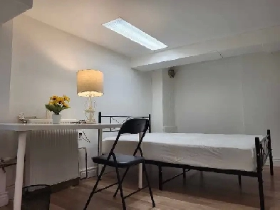 Cozy bedroom at Danforth, Toronto Image# 3