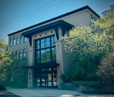 Fabulous Powell Loft Two Bedroom Condo For Rent Image# 1