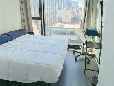 Private room next to Metro Place des Arts Image# 1