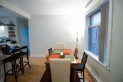 5.5 Outremont/Mile End - 3 Large Bedrooms - Big Living Space Image# 1