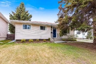 BEAUTIFUL BUNGALOW IN FOREST LAWN! Image# 1