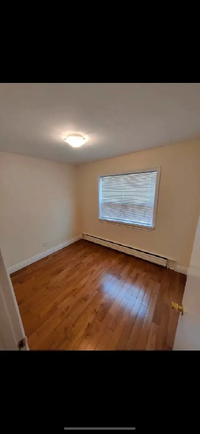 Private Room available on sixteenth street etobicoke Image# 2