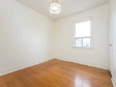 ROOMS FOR RENT IN A 3BR DETACHED HOUSE AT KEELE AND WILSON Image# 1