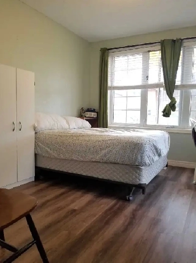 Rooms 401/Kitchener Toyota,Amazon,ConestogaDoon大 Image# 1