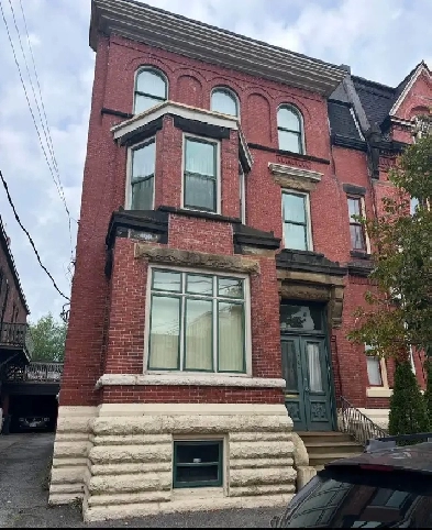 3 Bedroom on Germain Street AVAILABLE IMMEDIATELY Image# 6